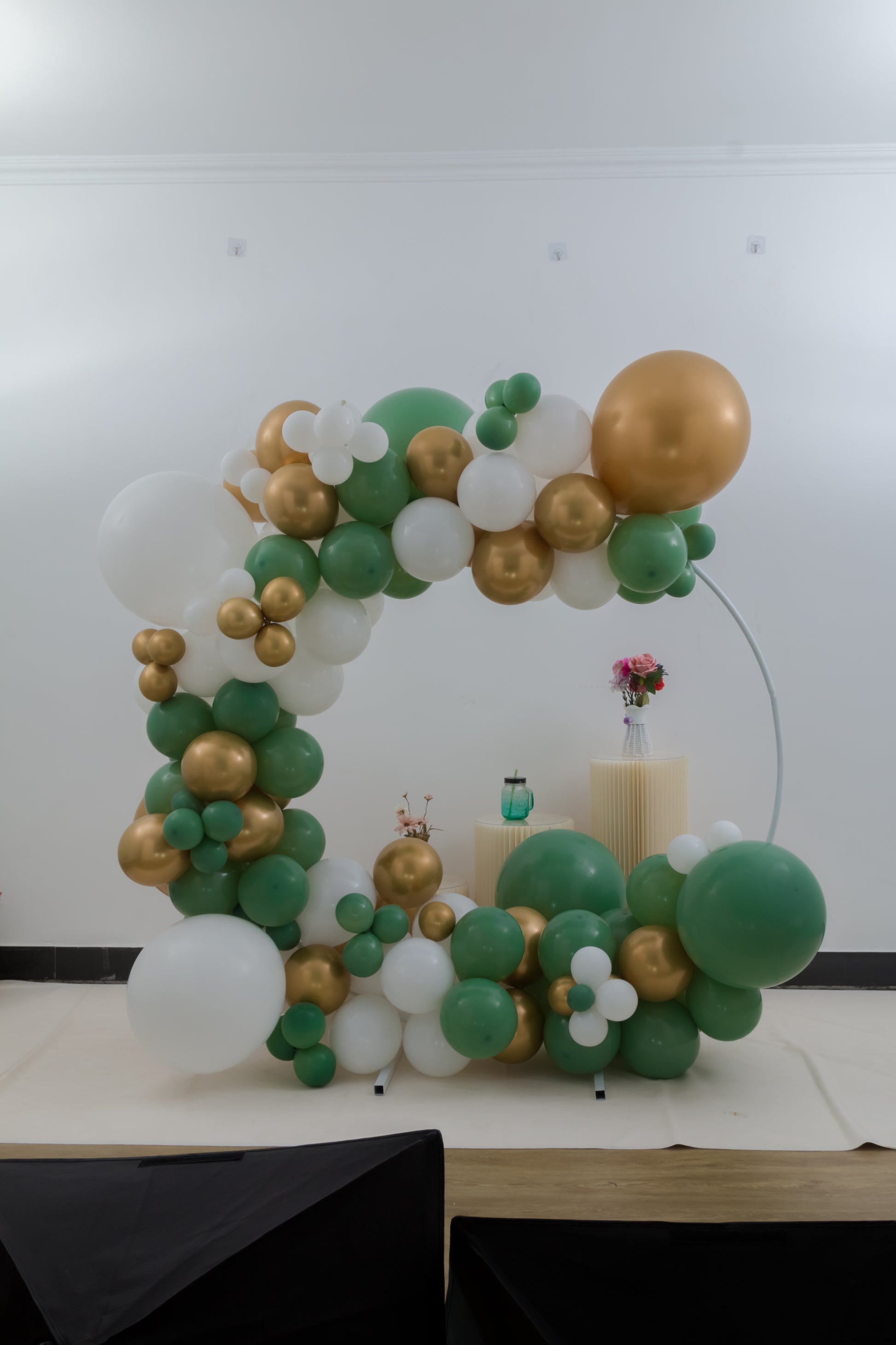 Sage Green and Gold Balloon Garland Kit - Retro Bean Green, Metallic Gold & Matte White Arch Decor - Boho Forest Theme for Baby Showers, Weddings, & Birthdays 139pcs